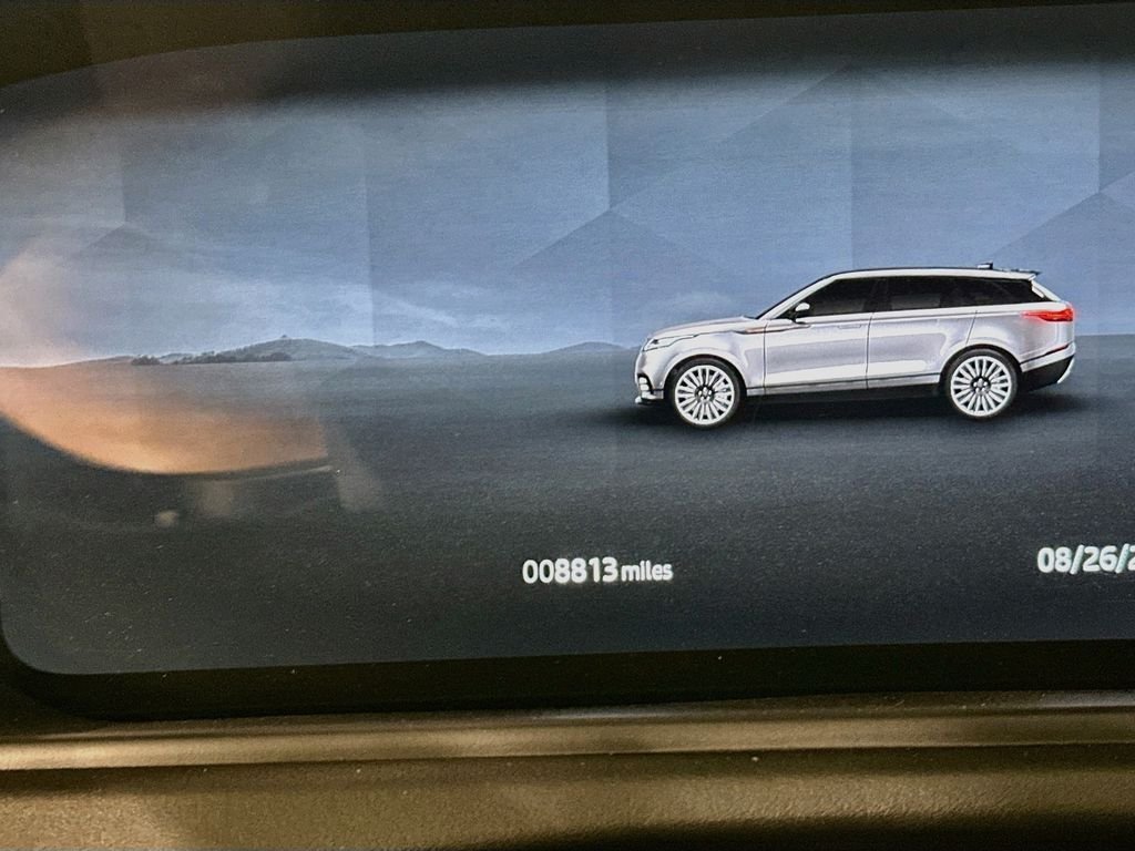 Used 2025  Land Rover S image 13