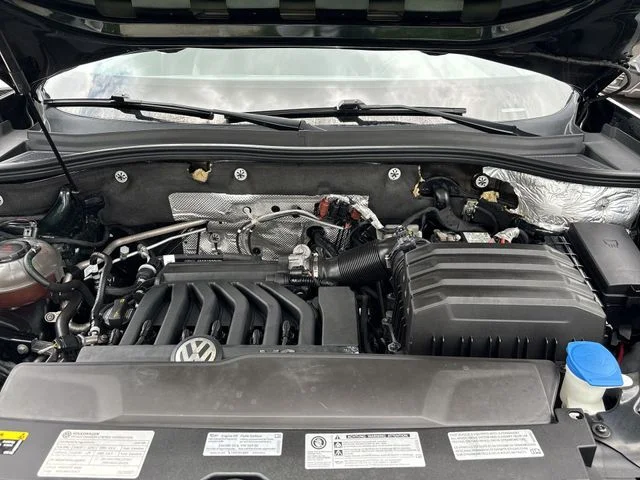 Used 2021 Green Volkswagen SEL Premium image 26