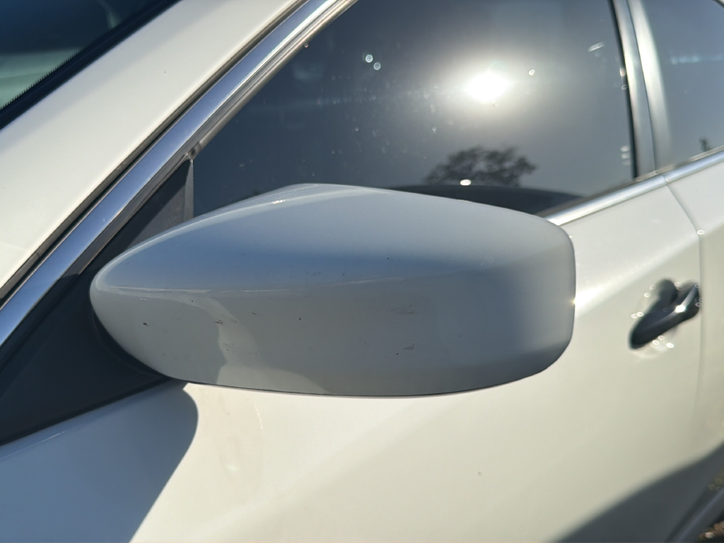 Used 2017 White Nissan 2.5 S image 19