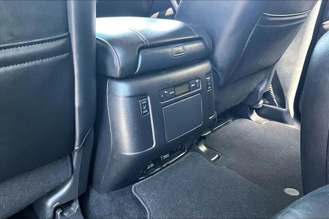 Used 2023 Gray Nissan Platinum image 24