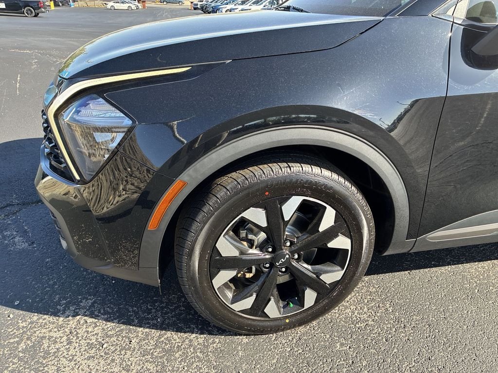 Used 2023 Black Kia X-Line image 10