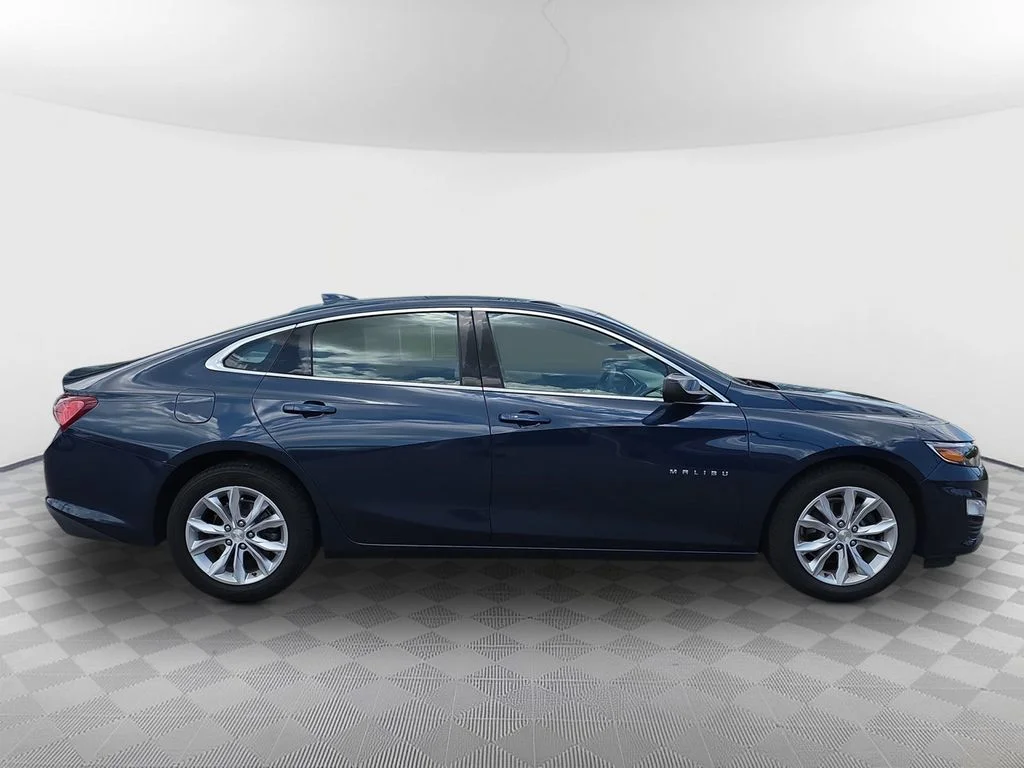 Used 2021 Blue Chevrolet LT image 9