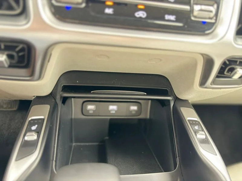 Used 2022  Kia S Sport Utility 4D image 38
