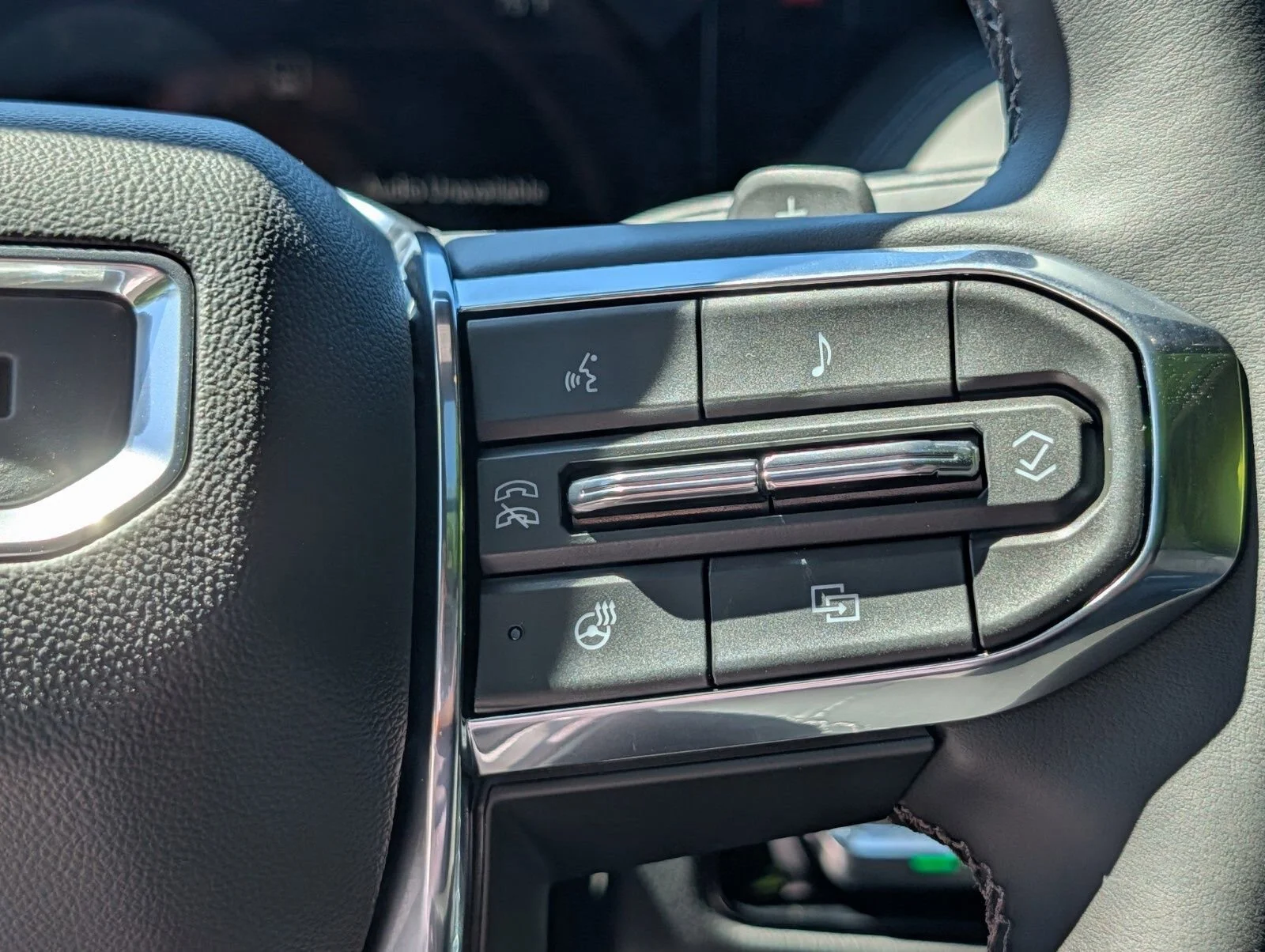 2026 GMC Yukon Denali - Photo 35