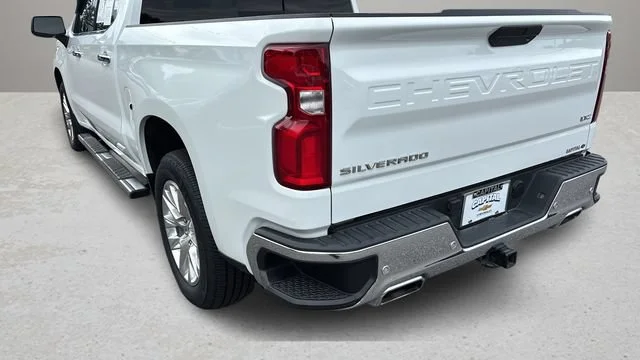 Used 2020 SUMMIT WHITE Chevrolet LTZ image 36