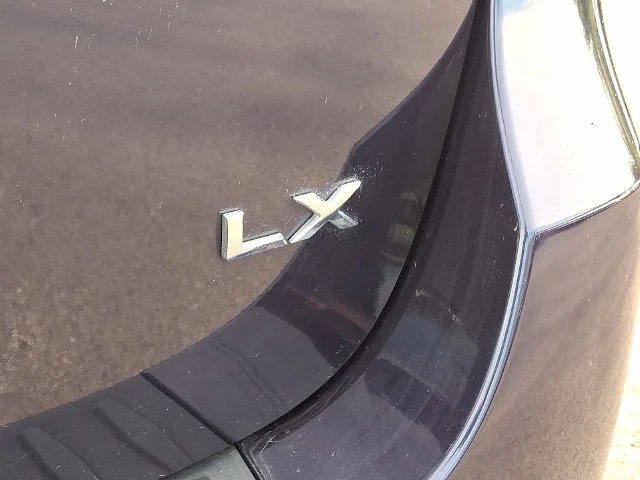 Used 2018 Blue Kia LX image 32
