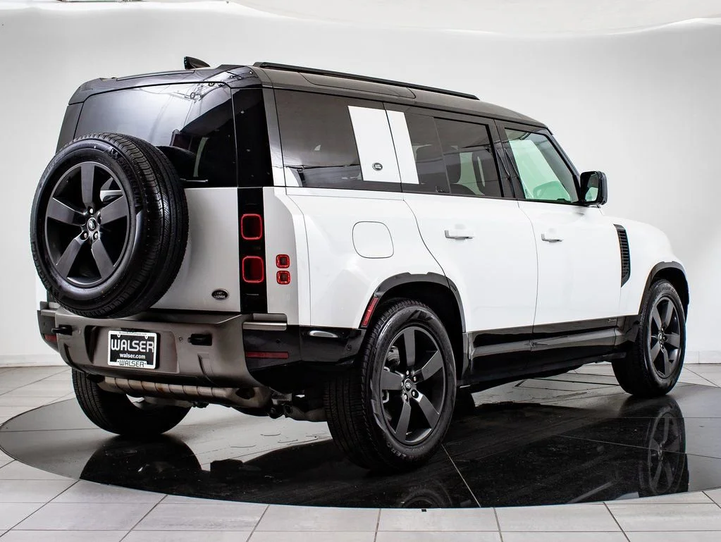 Used 2021 Fuji White Land Rover X-Dynamic HSE image 10