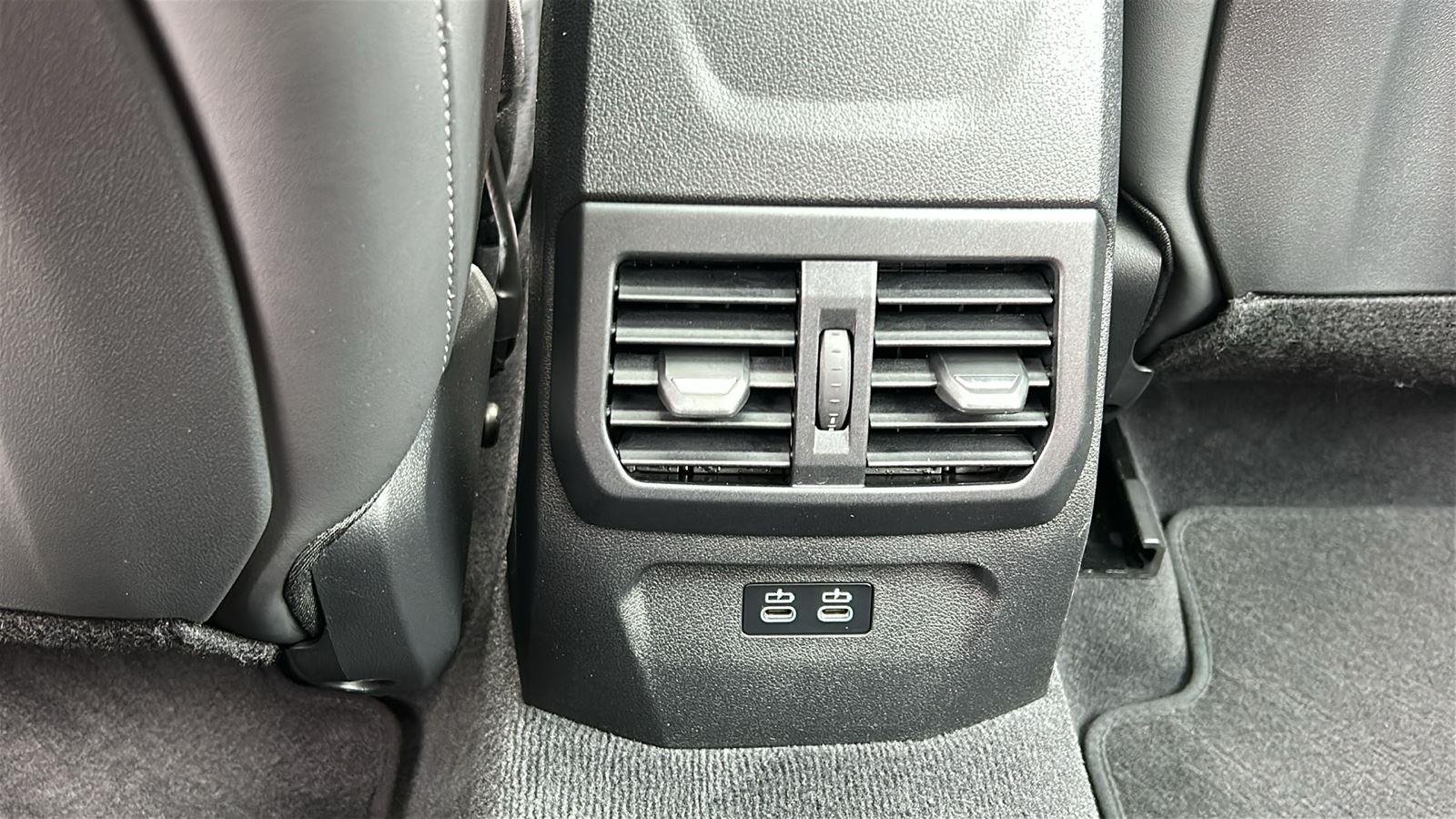 2025 BMW 2 Series 228 - Photo 29