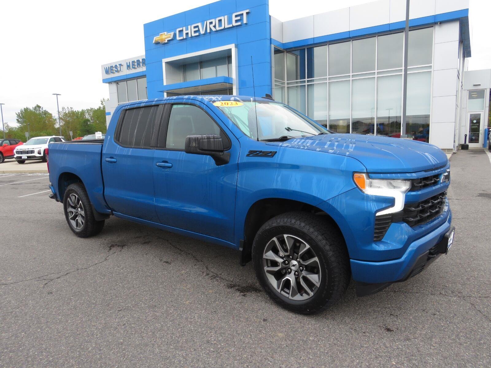 Used 2023 Glacier Blue Metallic Chevrolet RST image 5
