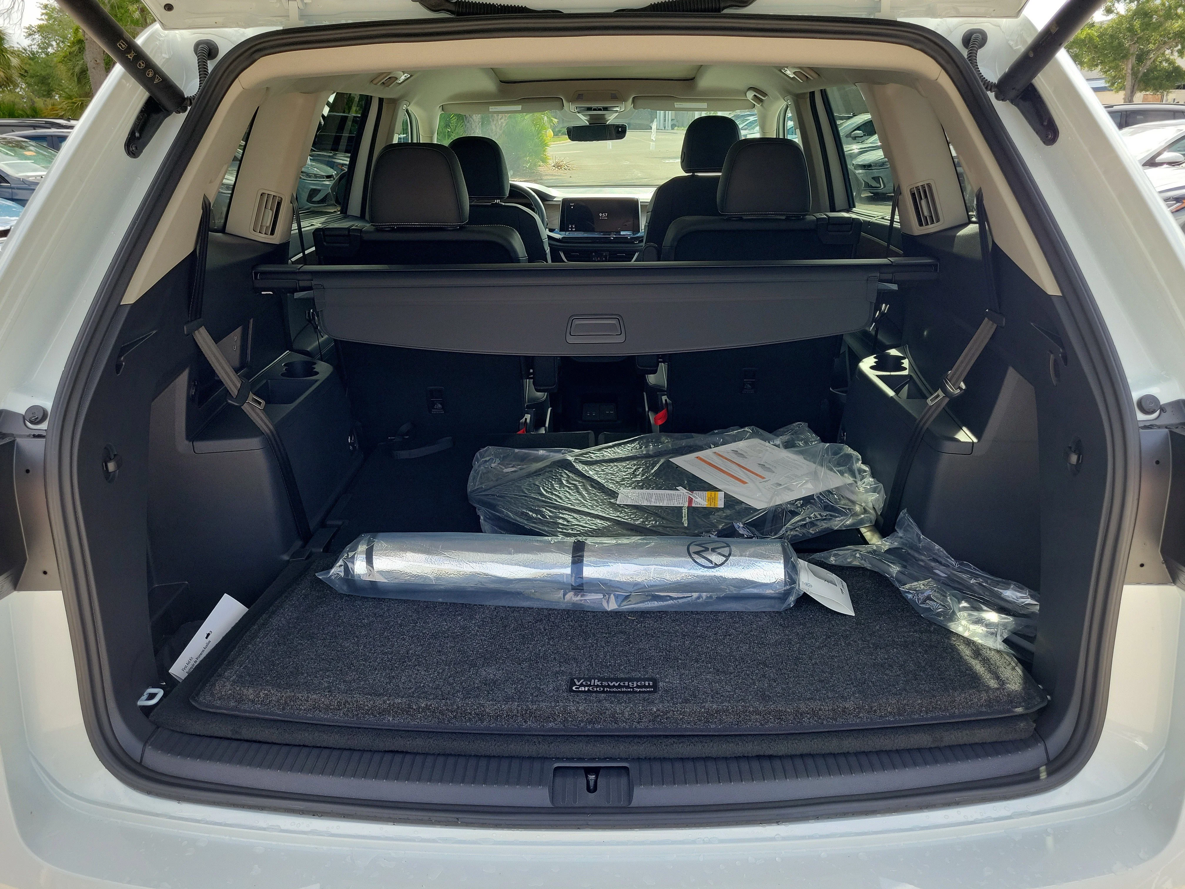 New 2026 White Volkswagen 2.0T SE w/Technology image 11