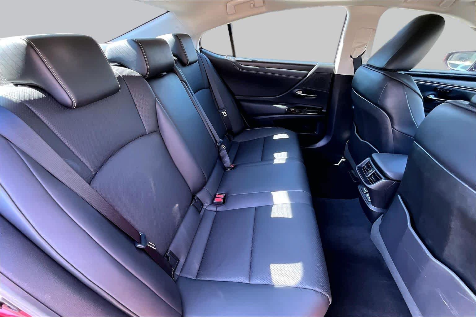 Used 2022 Matador Red Mica Lexus  image 19