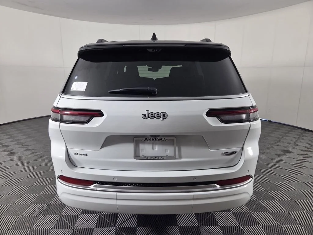 New 2026 Bright White Clear-Coat Exterior Paint Jeep Summit image 6