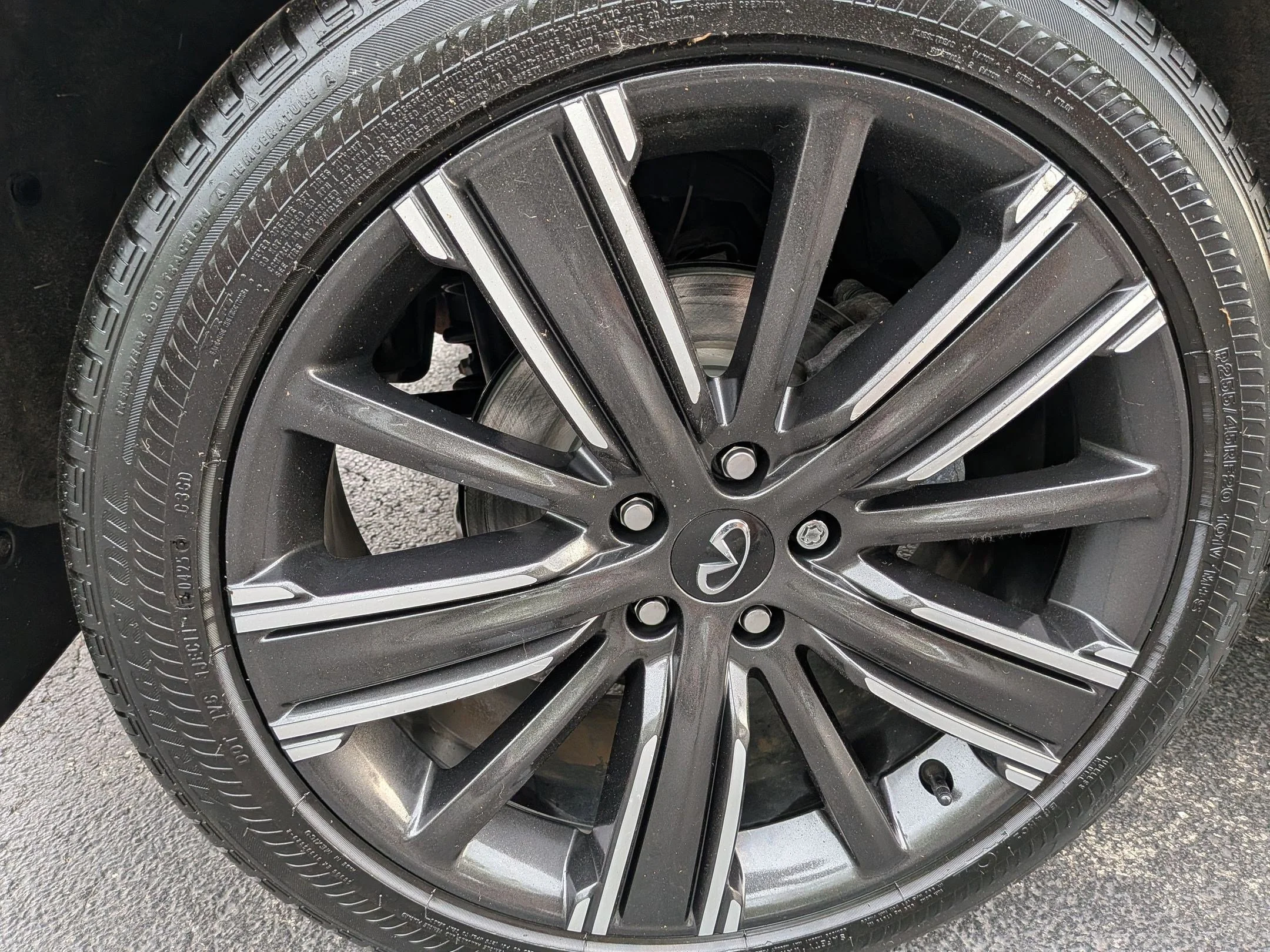 Used 2022 Graphite Shadow INFINITI LUXE image 28