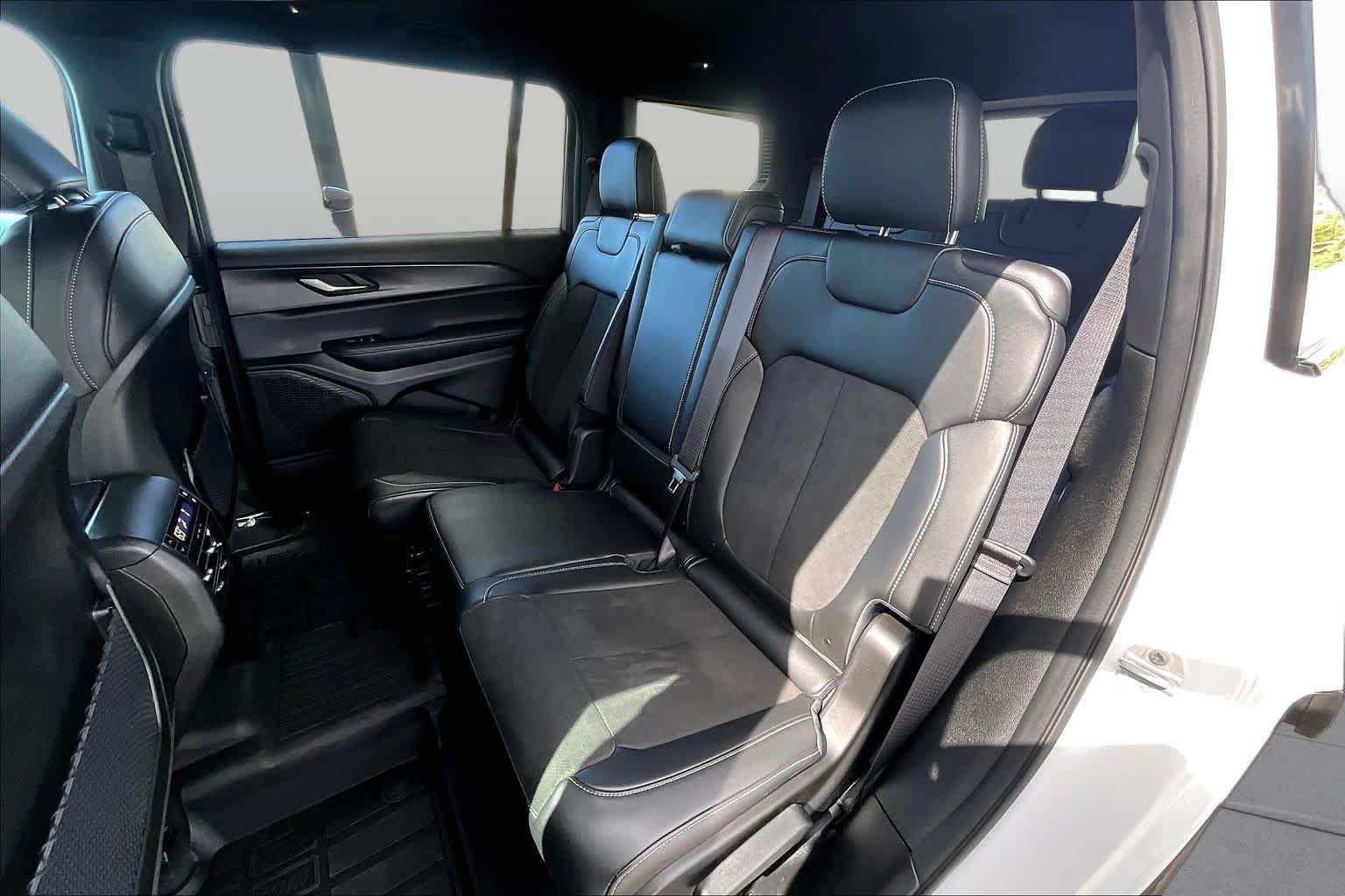 Used 2025 Bright White Clearcoat Jeep Altitude X image 20