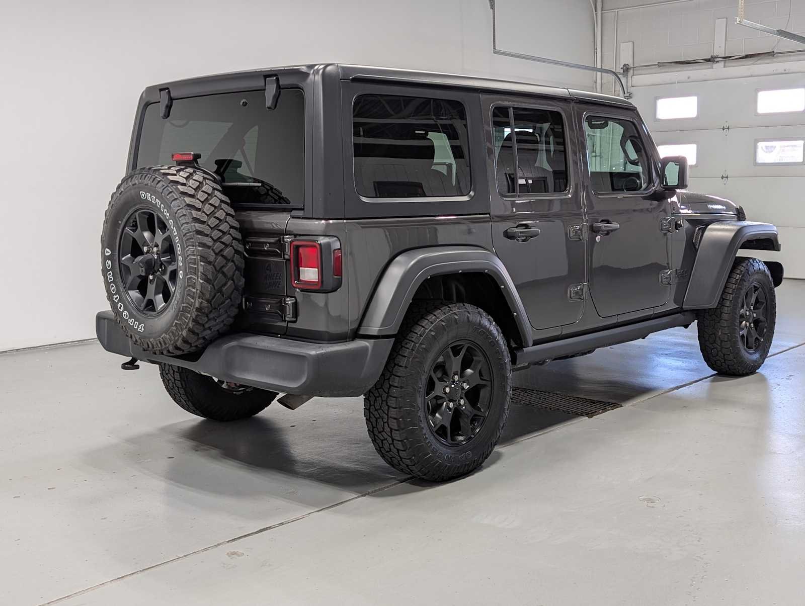 Used 2021 Granite Crystal Clearcoat Metallic Jeep Unlimited Willys image 8