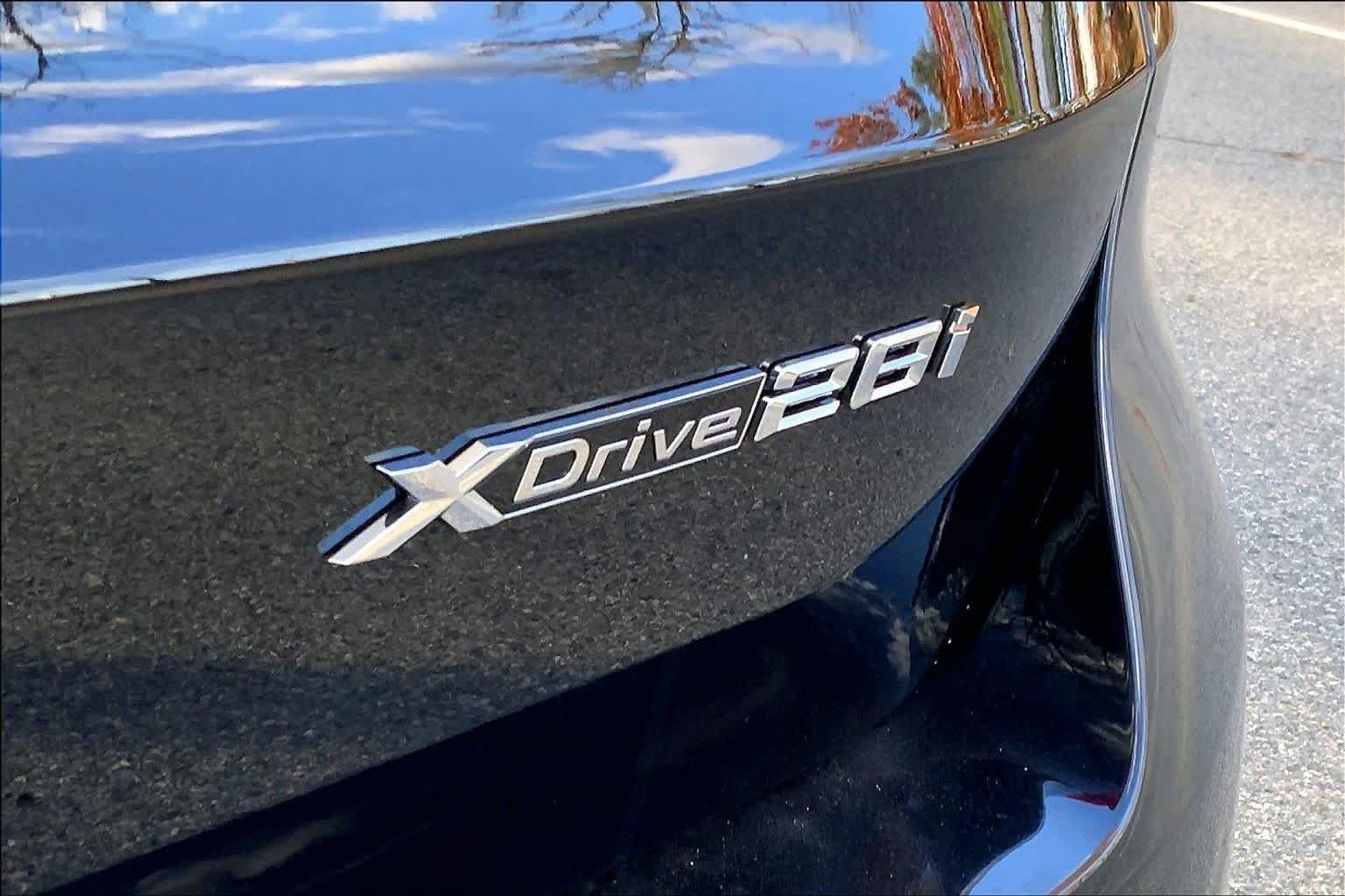 Used 2026 Jet Black BMW xDrive28i image 15