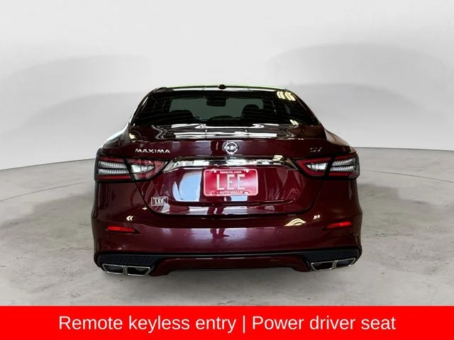 Used 2021 Red Nissan SV image 5