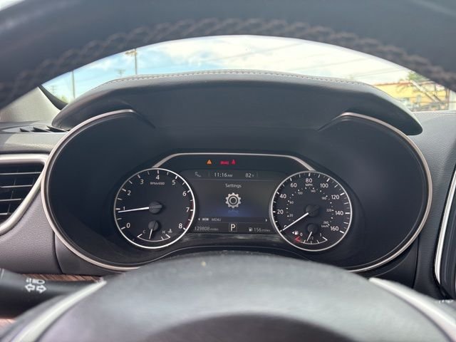Used 2016 Red Nissan Platinum image 15