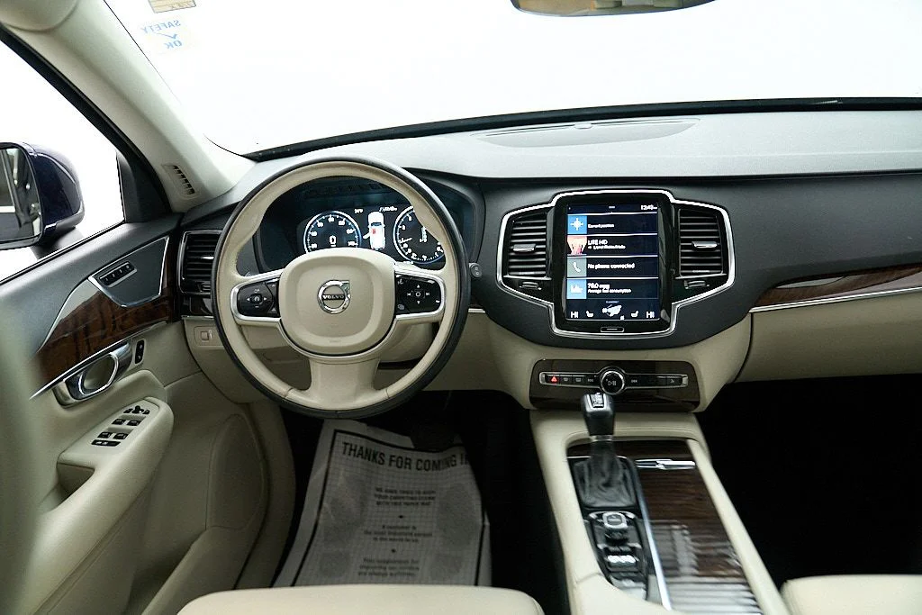 Used 2016 Blue Volvo T6 Momentum image 26