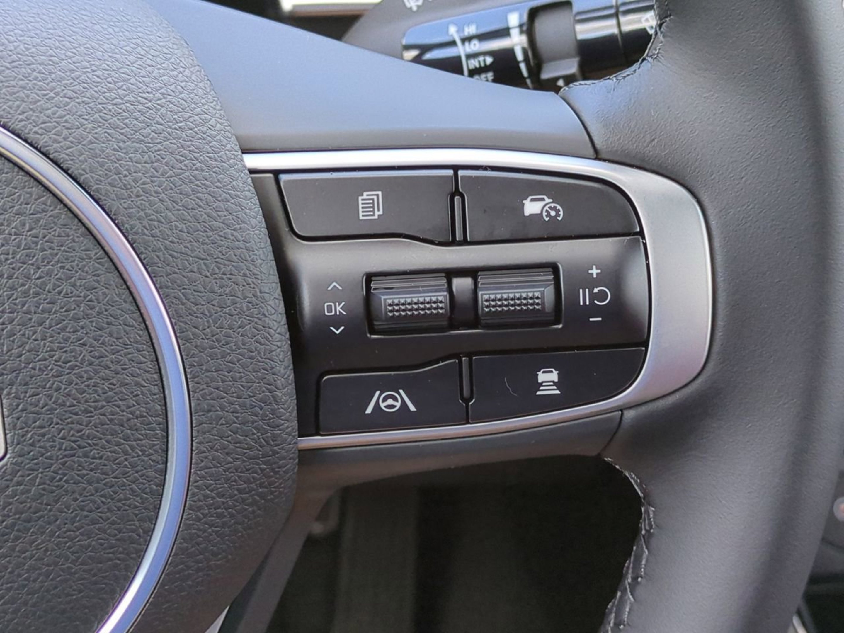 New 2026 Wolf Gray Kia GT-Line image 31