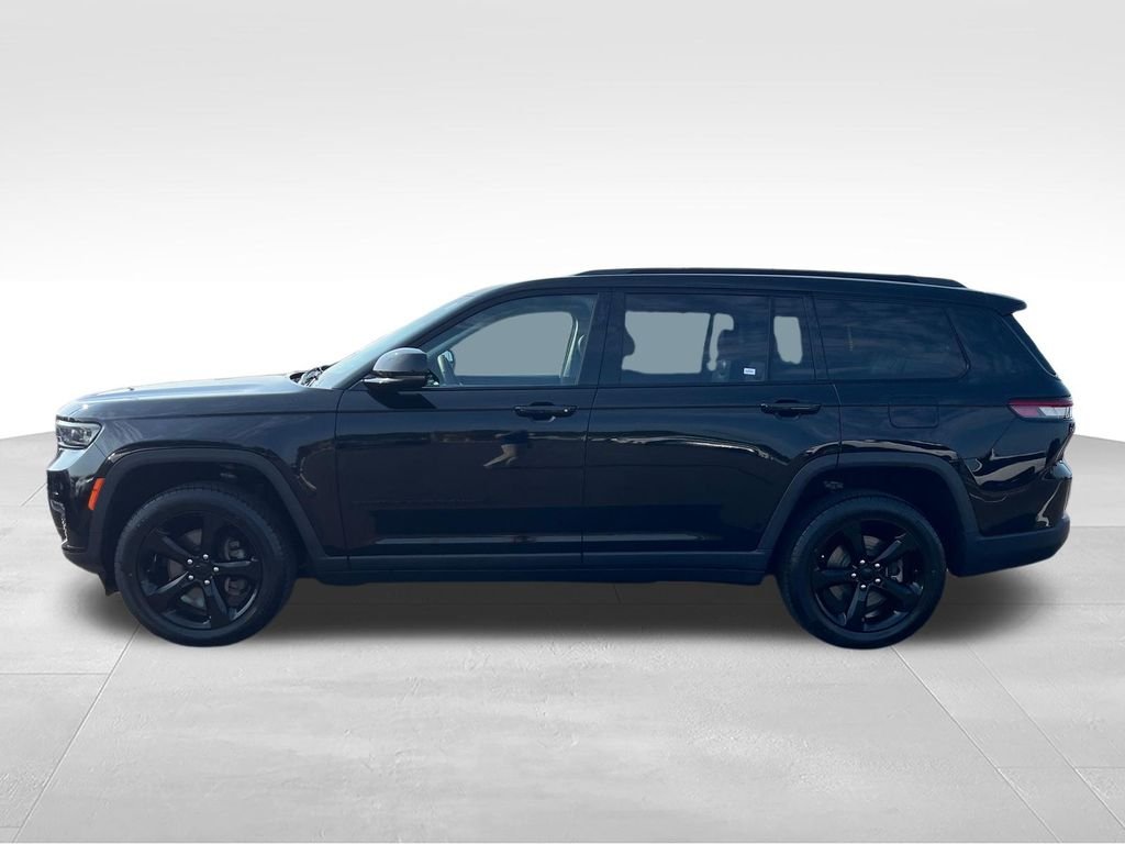 Used 2023 Black Jeep Limited image 2