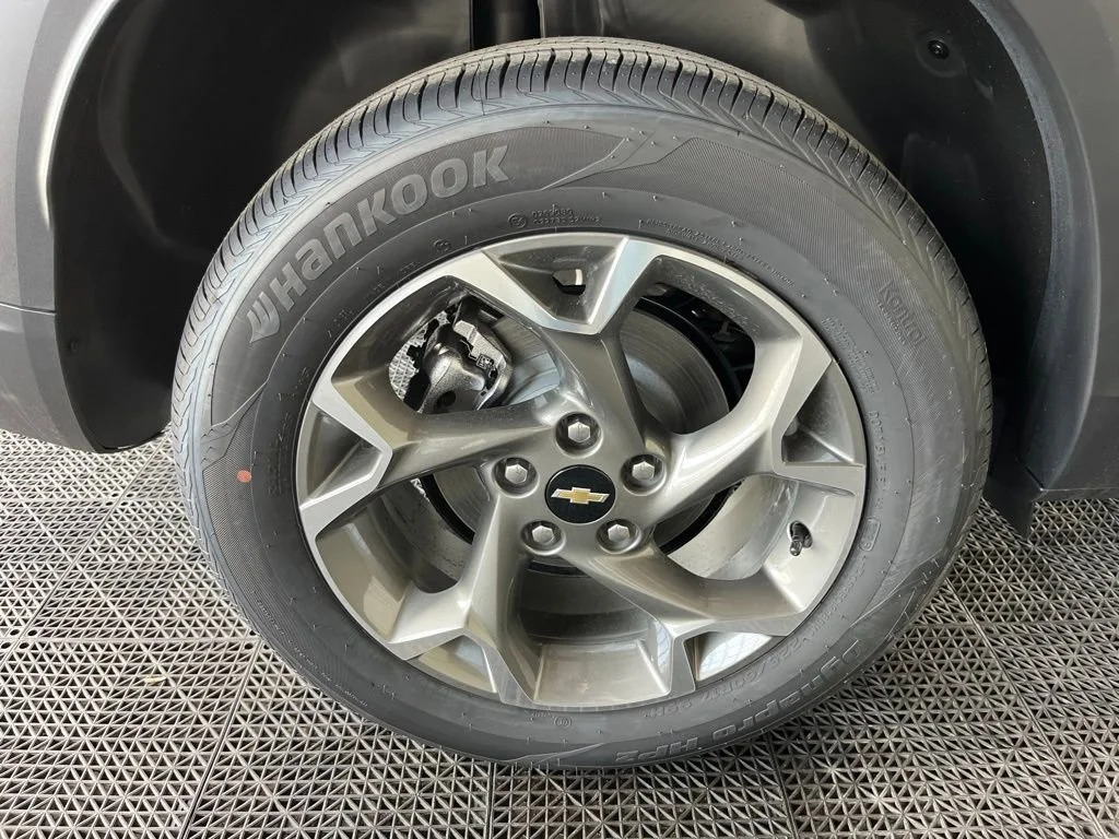 New 2026 Mosaic Black Metallic Chevrolet LT image 22