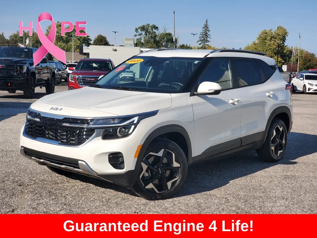 Used 2025 White Kia S image 1