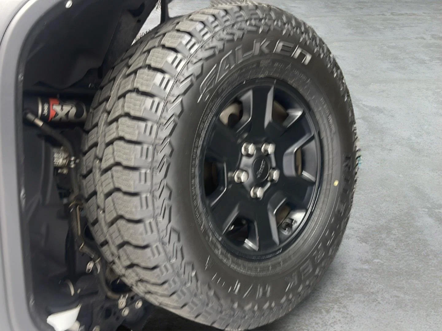 Used 2022 Bright White Clearcoat Jeep Mojave image 25