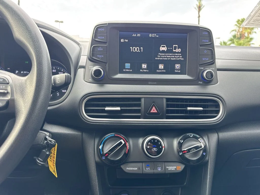 Used 2021 Gray Hyundai SE image 13