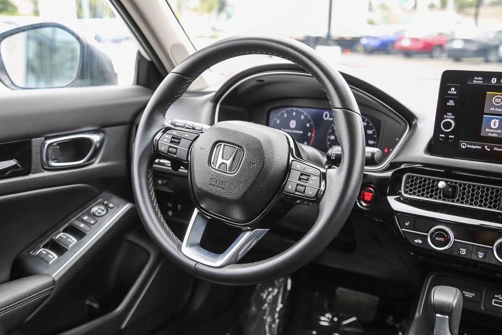 Certified Used 2024 Platinum White Pearl Honda 1.5T 4D TOURING image 16