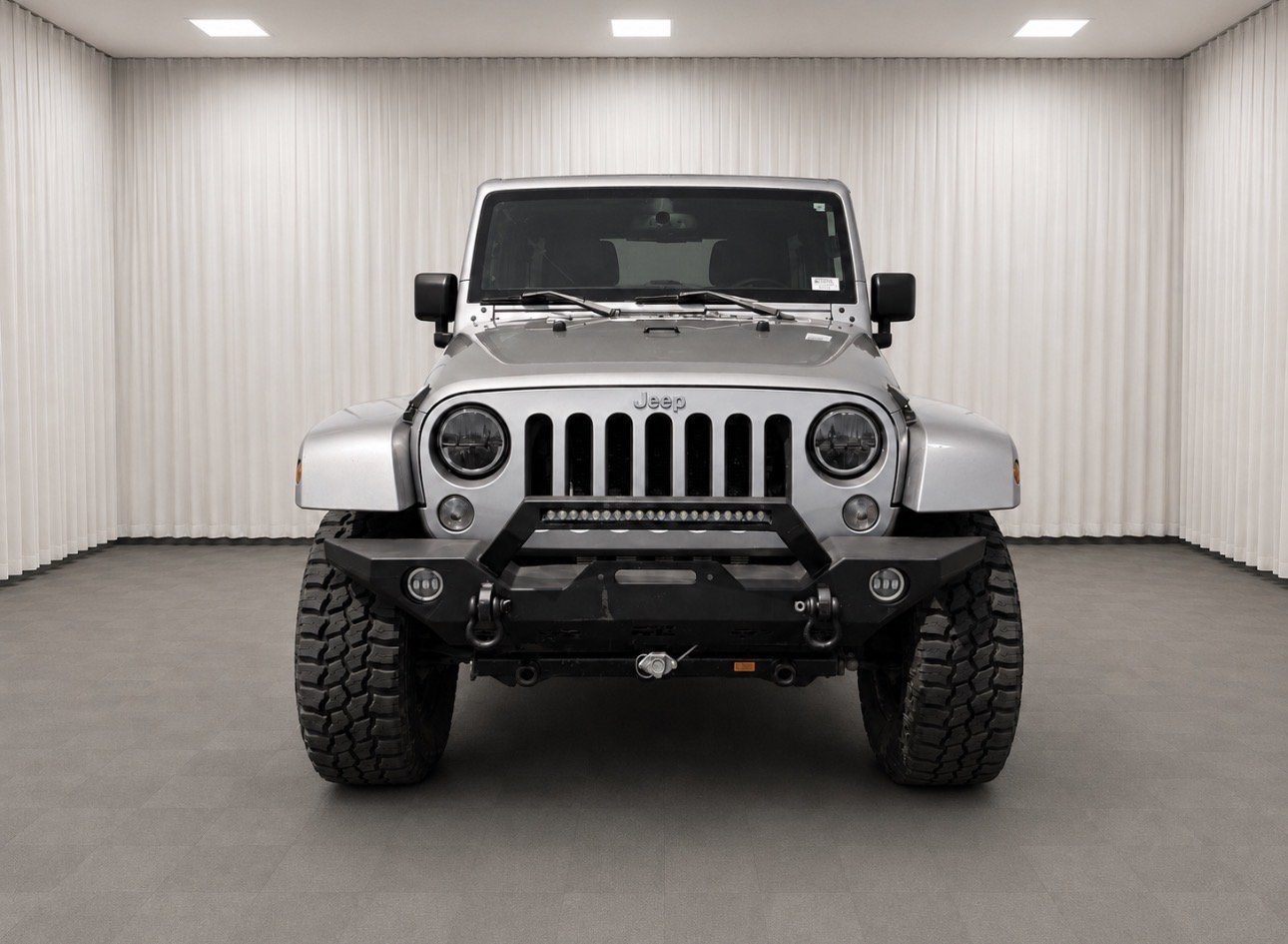 Used 2014 Billet Metallic Clearcoat Jeep Sahara image 8