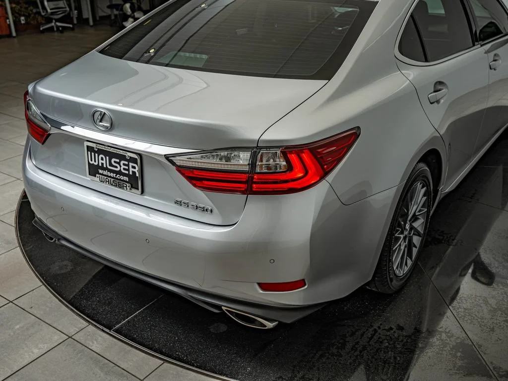 Used 2018 Silver Lexus 350 image 16