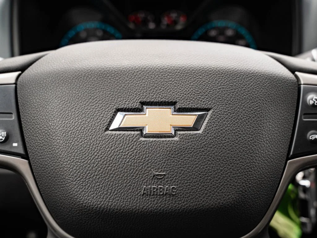 Used 2019 Satin Steel Metallic Chevrolet Z71 image 29