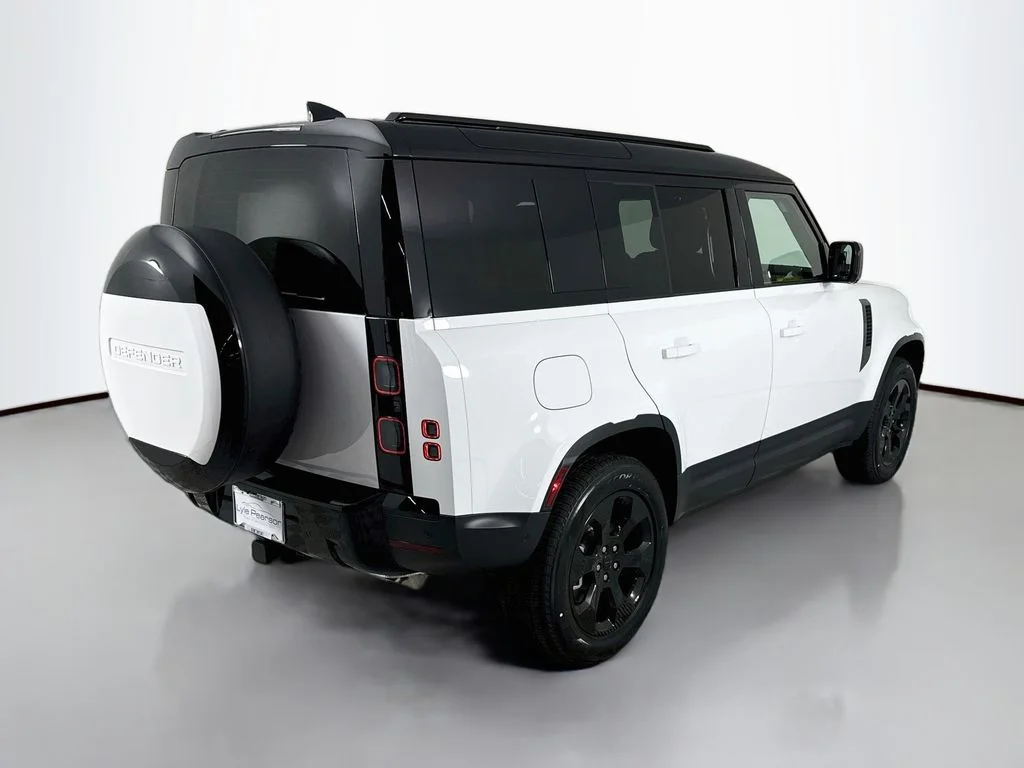 New 2026 Fuji White Land Rover S image 9