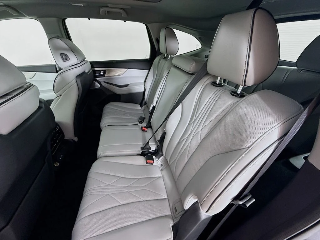 New 2026 Solar Silver Metallic Acura Advance Package image 25