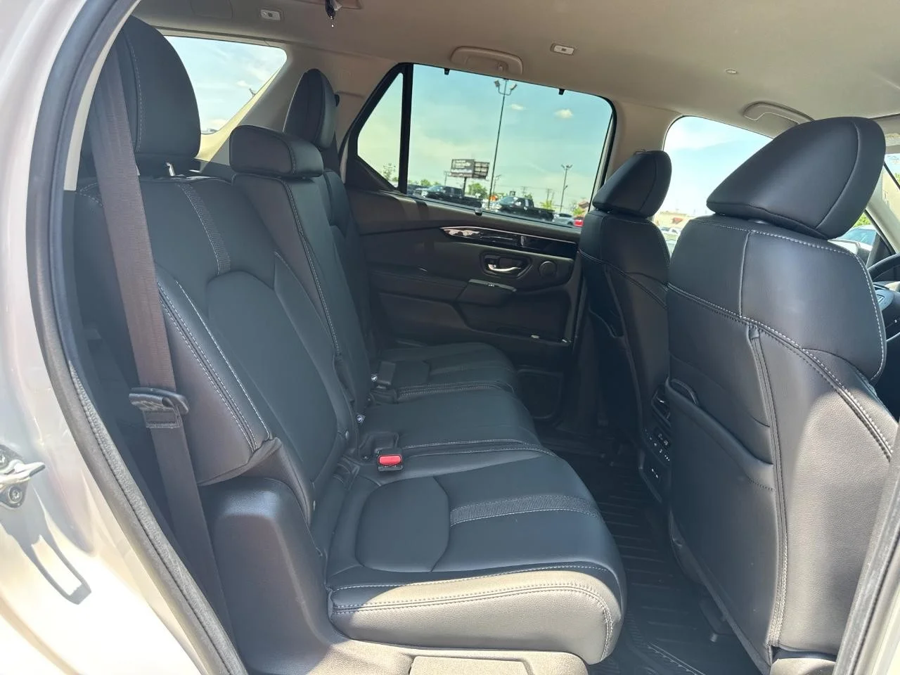 2025 Honda Pilot EX-L - Photo 11