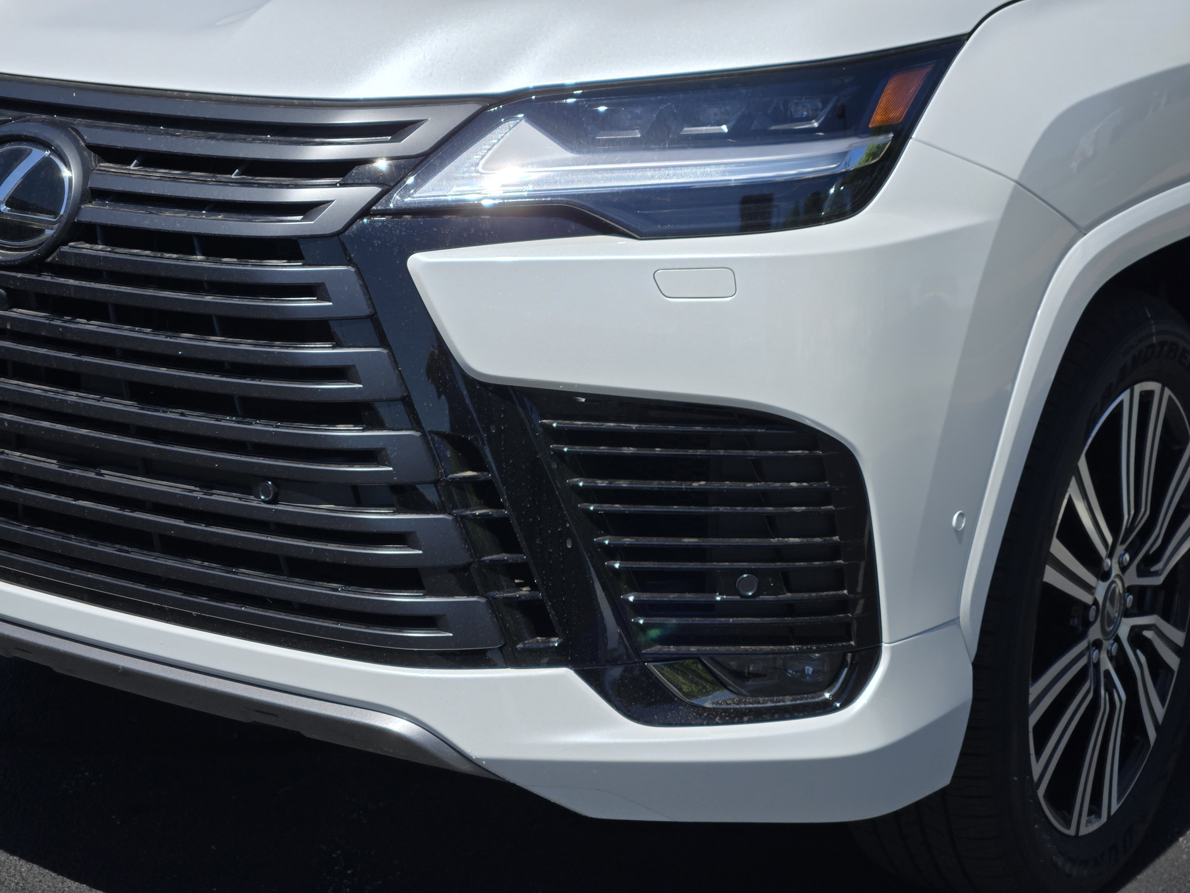 New 2026 Eminent White Pearl Lexus LUXURY image 6