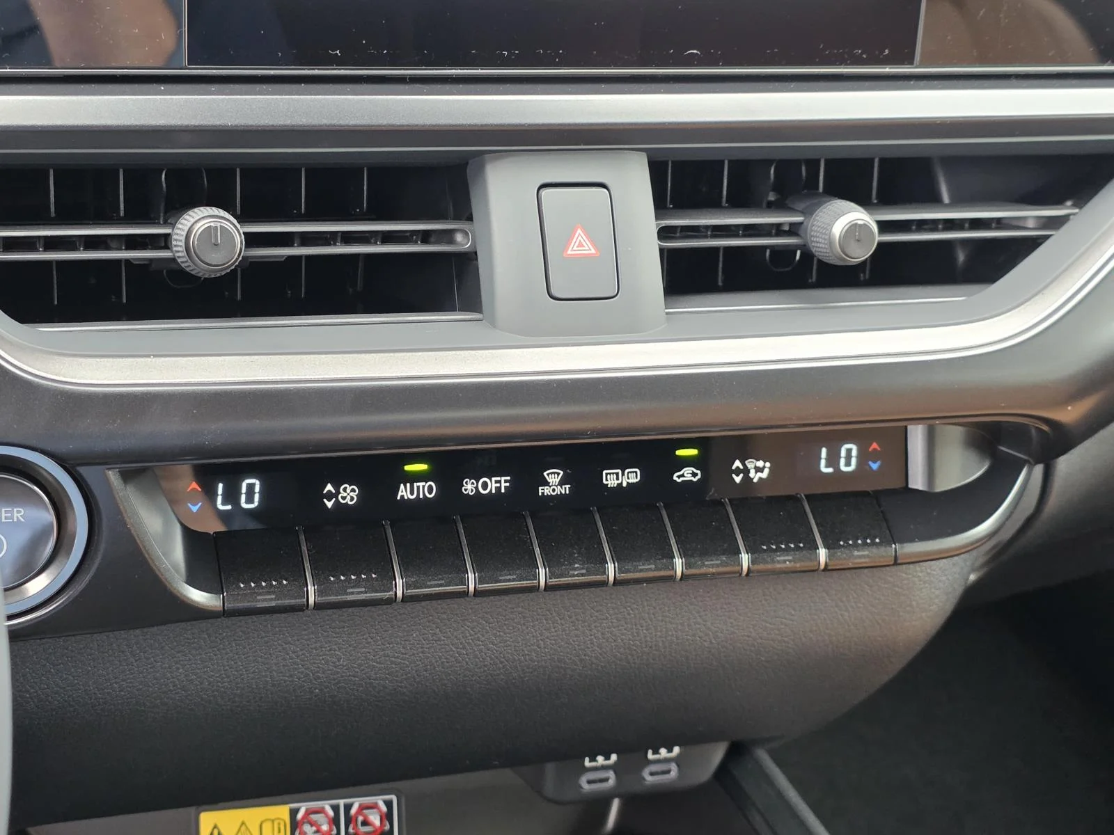 2026 Lexus UX Hybrid 300h Premium - Photo 22