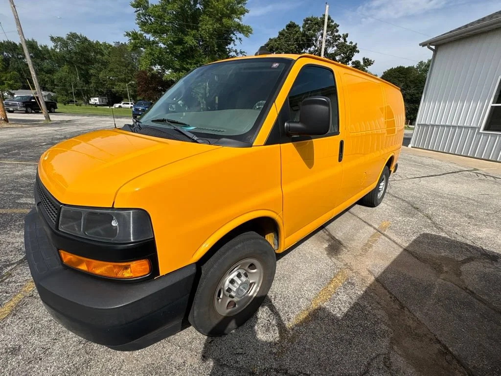 Used 2018 SPECIAL PAINT Chevrolet  image 2