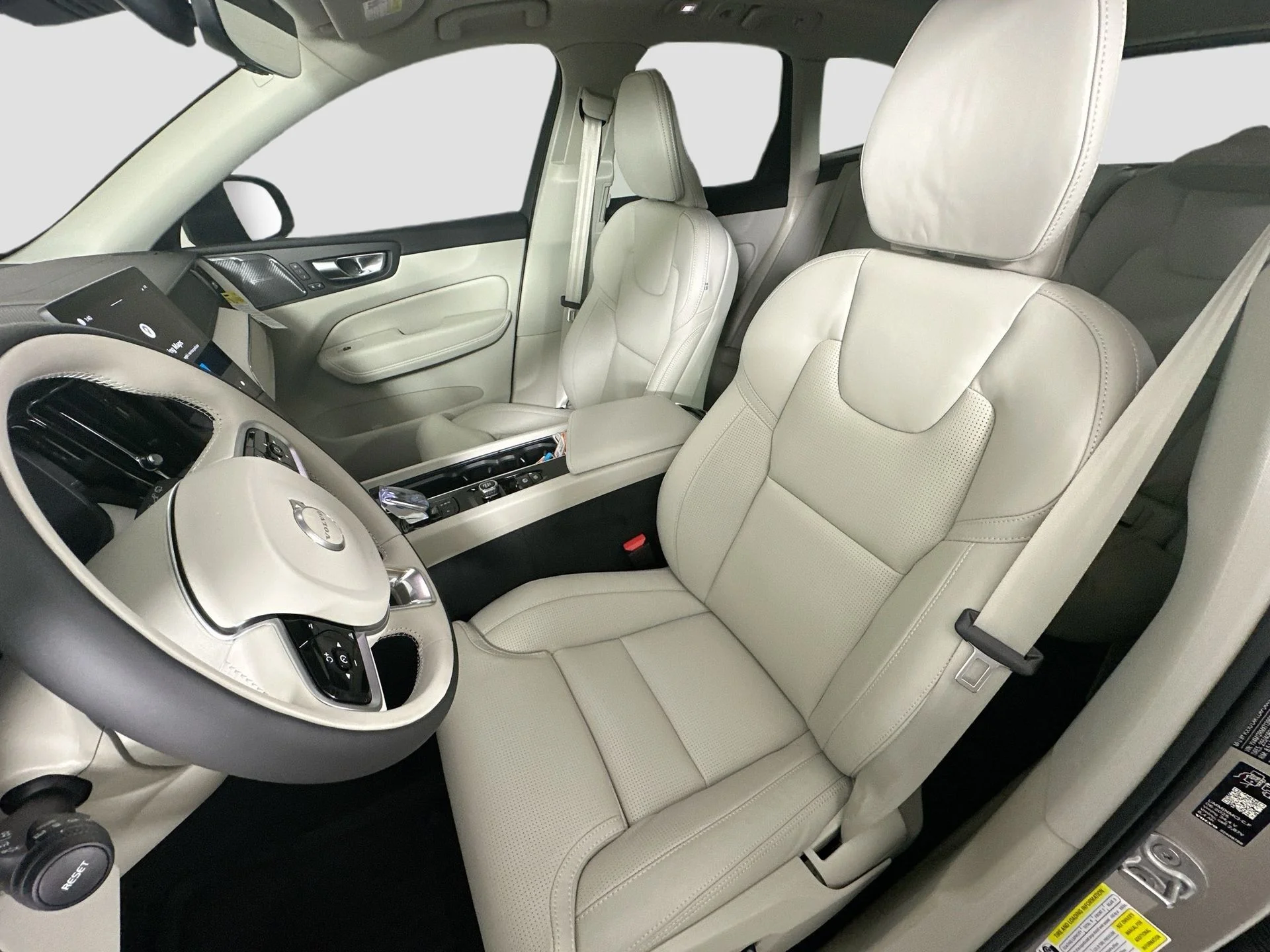 New 2026 Bright Dusk Volvo Ultra image 22