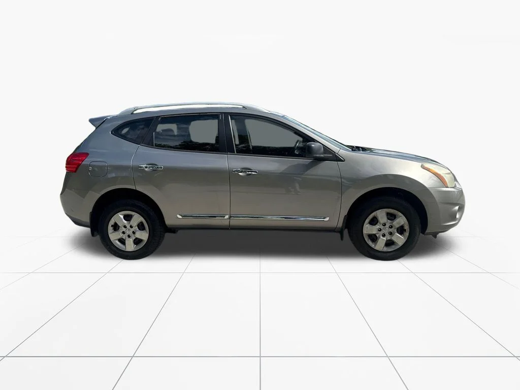 Used 2014 Platinum Graphite Nissan S image 9