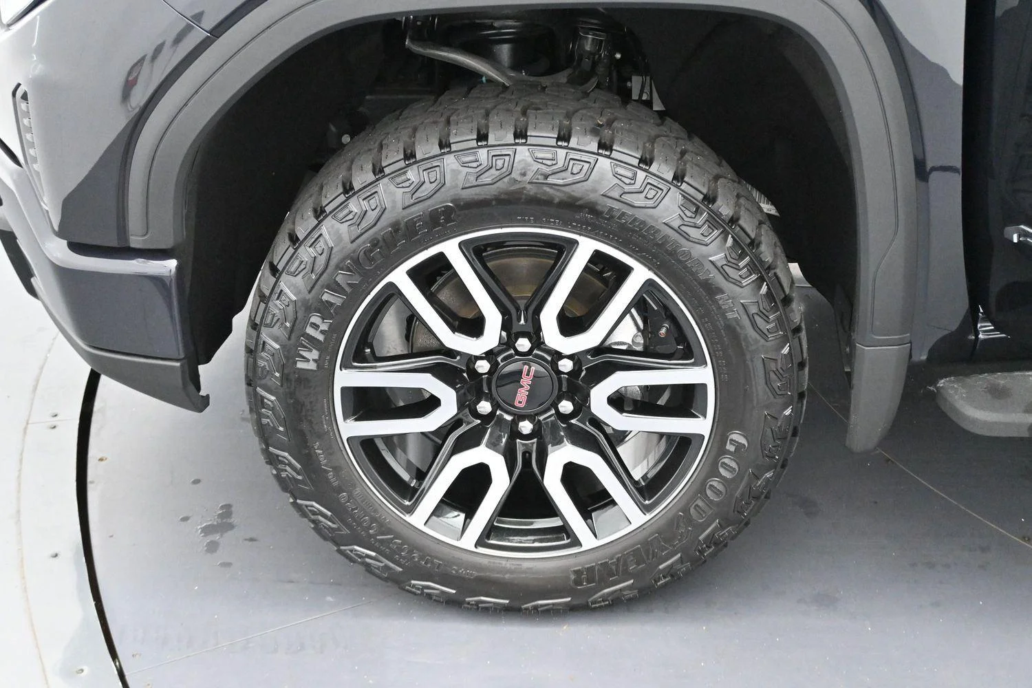 Used 2024 Titanium Rush Metallic GMC AT4 image 34