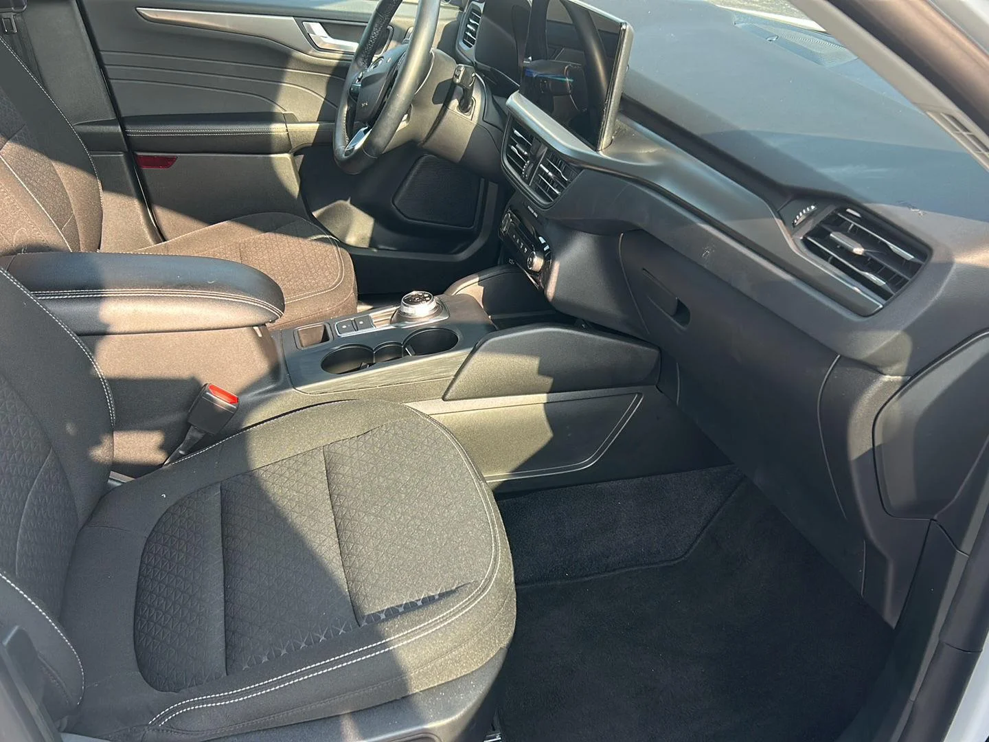 Used 2024 Oxford White Ford Active image 15