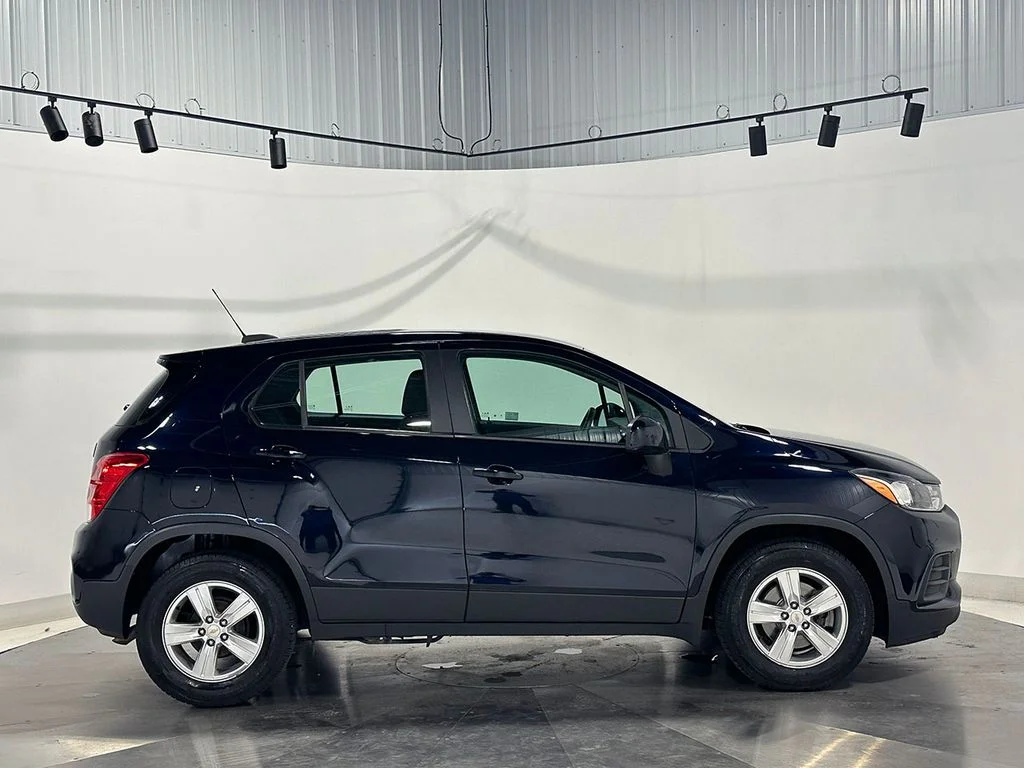 Used 2021 Blue Chevrolet LS image 10