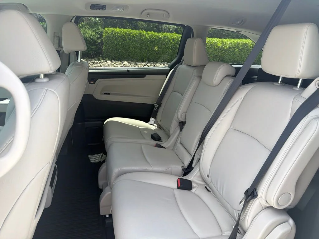 Certified Used 2025 Platinum White Pearl Honda EX-L image 13