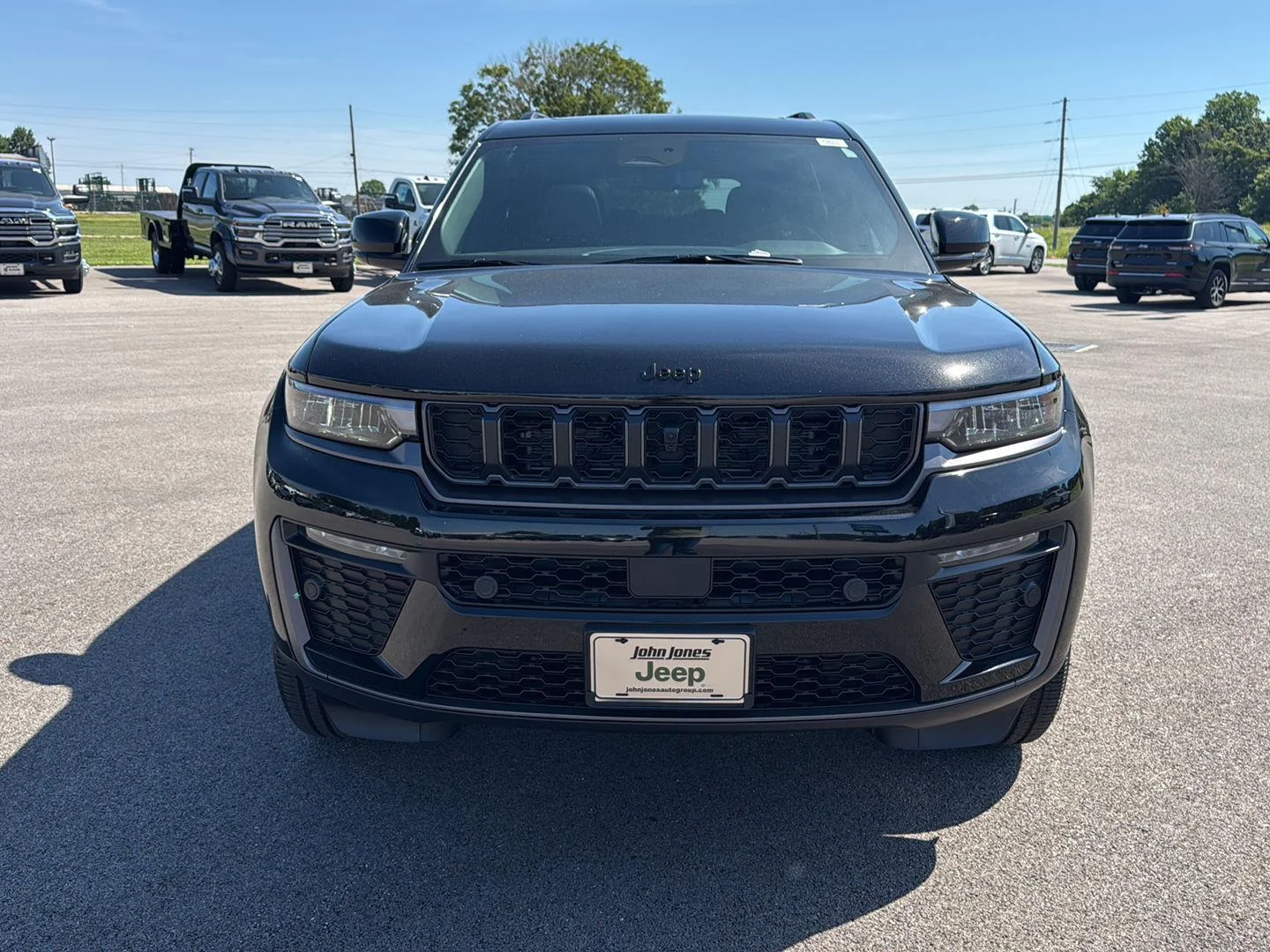 New 2026 Diamond Black Crystal Pearlcoat Jeep 85th Anniversary Edition image 16