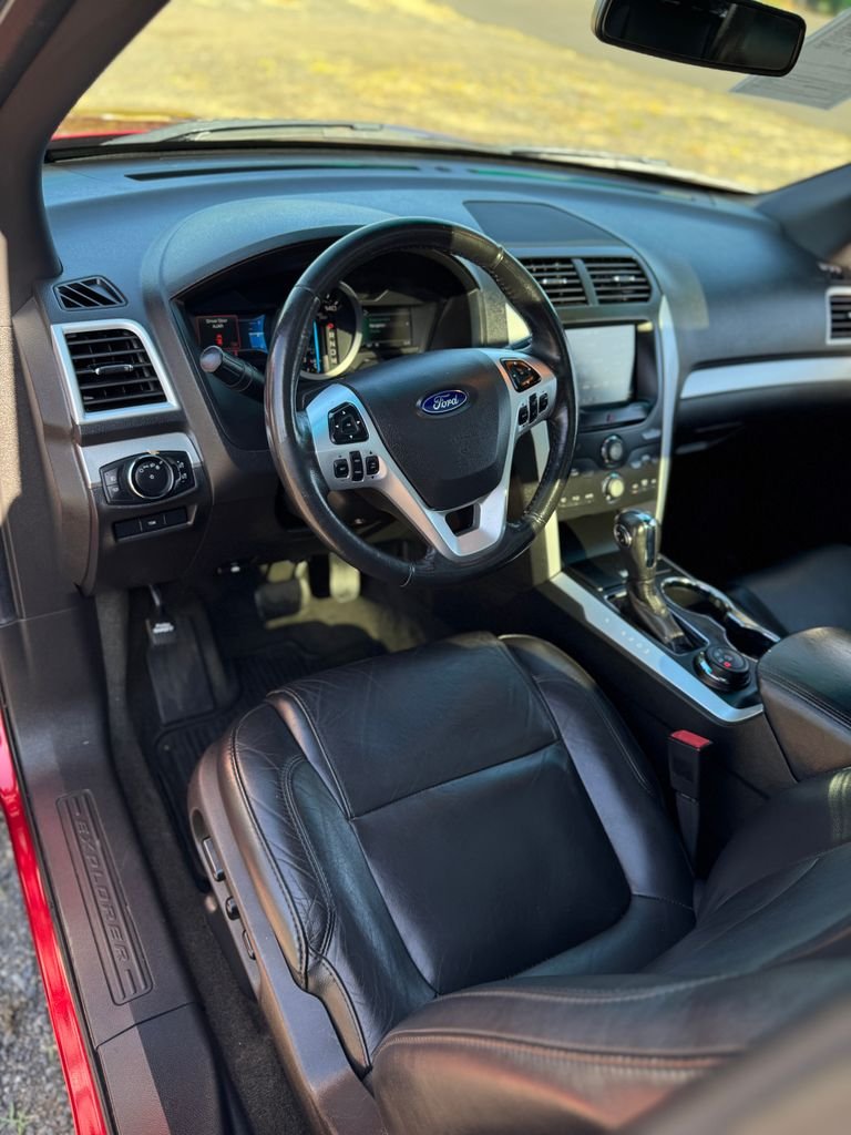 Used 2014 Ruby Red Metallic Ford XLT image 36