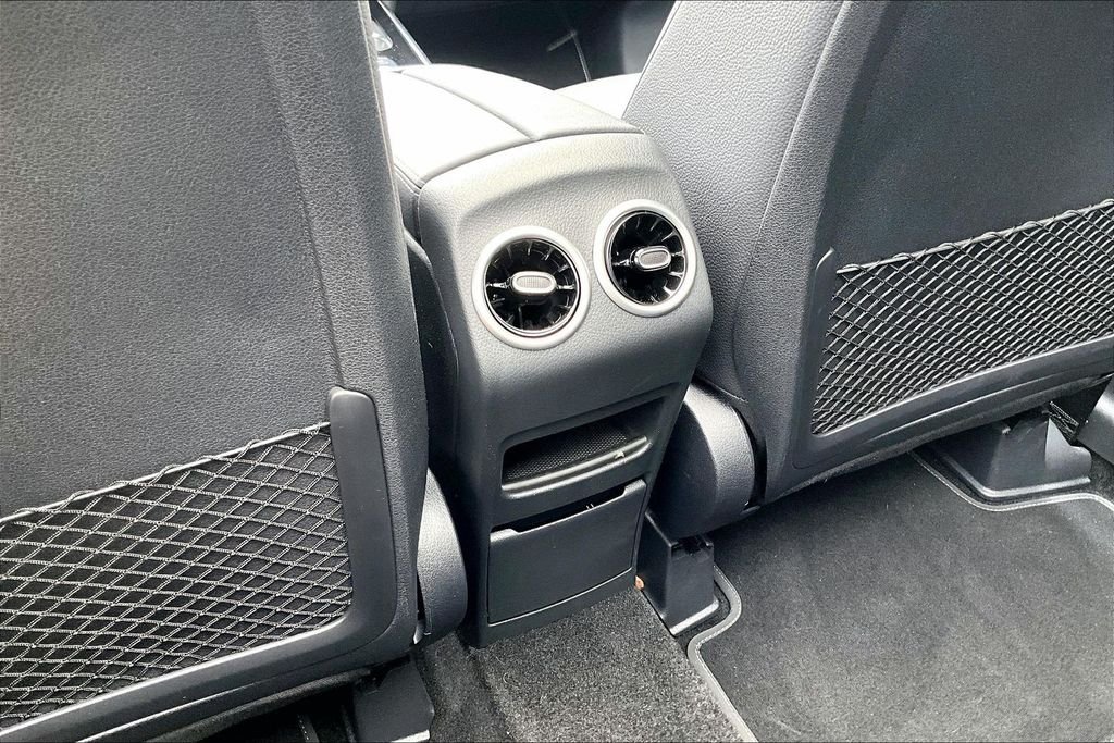 Used 2026 Gray Mercedes-Benz GLB 250 image 25