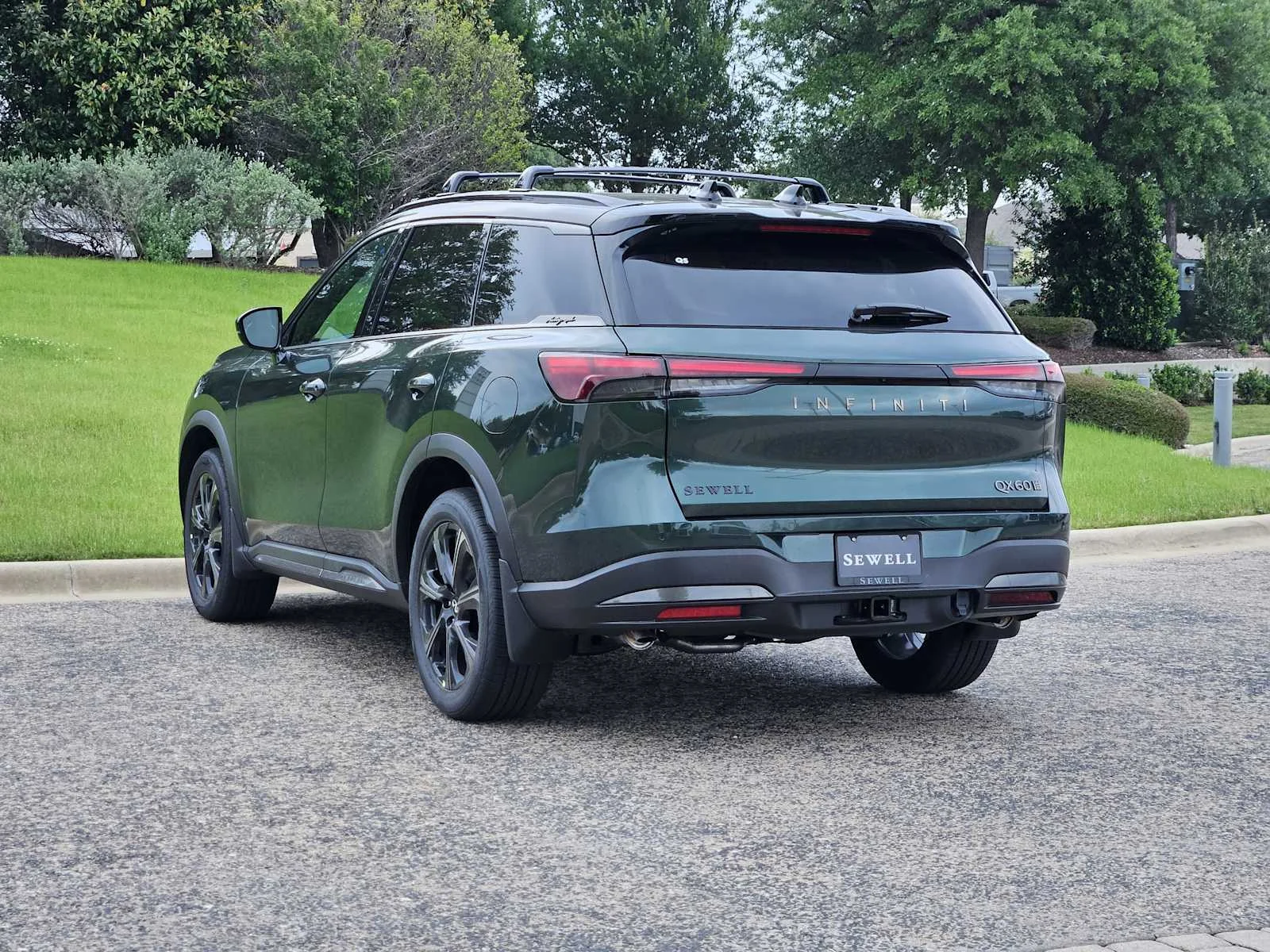 New 2026 2T DEEP EMRLD INFINITI Autograph AWD image 3