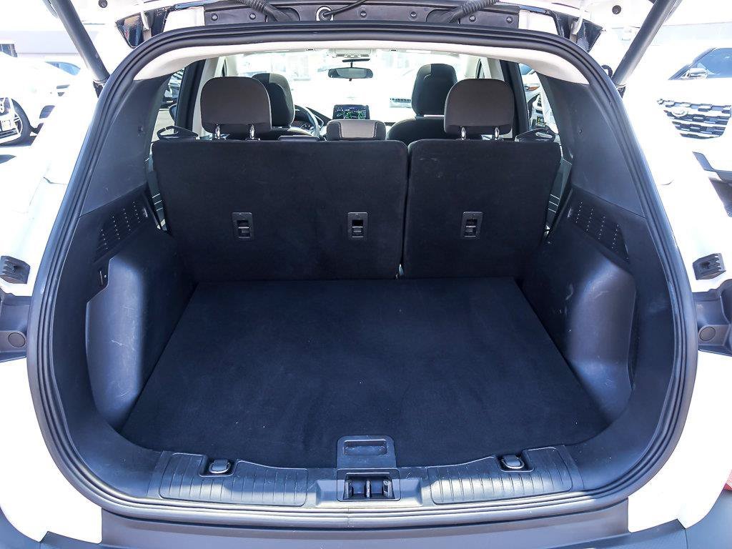 Used 2022 White Metallic Ford SE Hybrid image 30